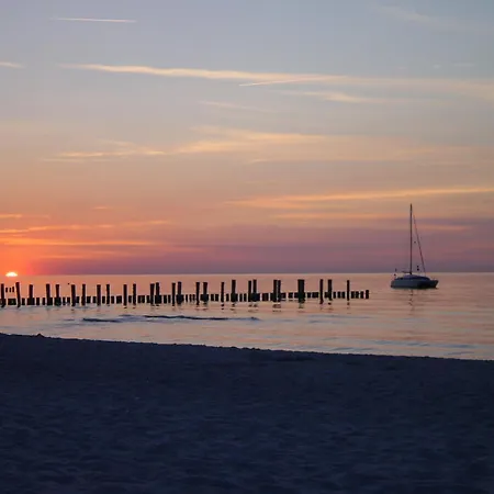 Idyllisches Ferienapartment No 3 In Strandnaehe Zingst
